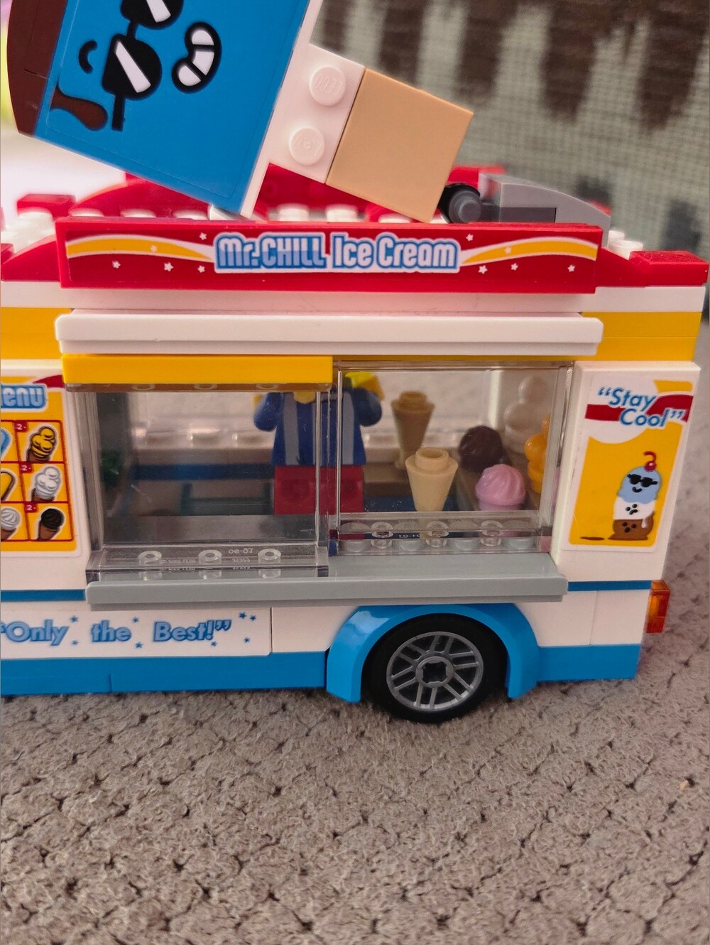 Lego City Ice Cream Truck 60253 Retired set 200 pcs 99% complete Different wig - Picture 12 of 16